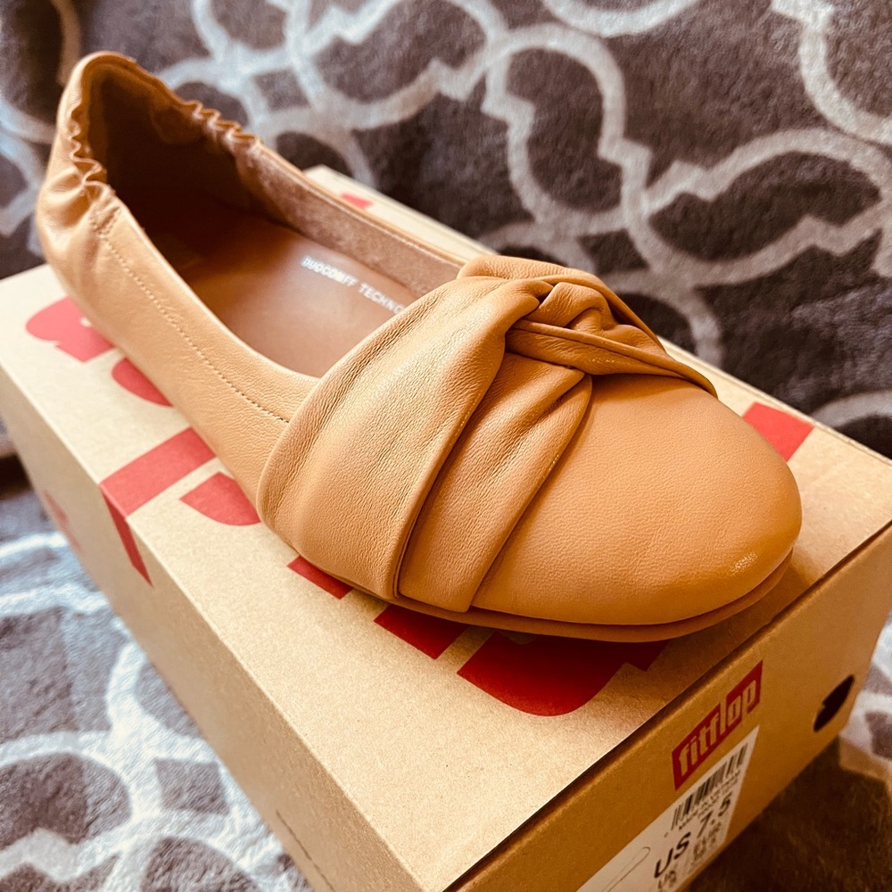 7.5 Fitflop ballet flat tan